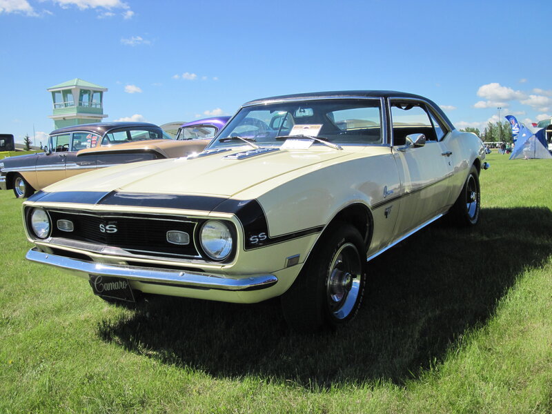 Cream and Black Camaro