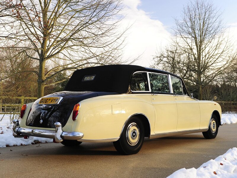 Cream and Black Vintage Car — Serene