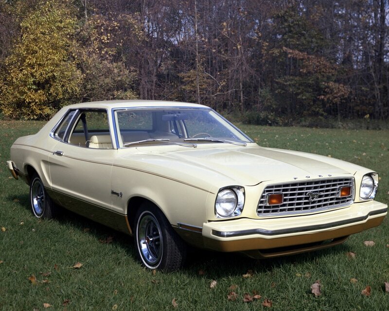 Cream-colored Coupe