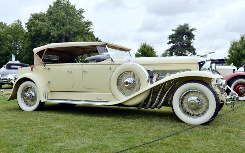 Cream-colored Vintage Car — Cream, Calm, Afternoon, Photograph