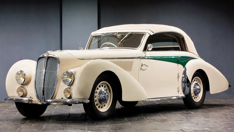 Cream-colored Vintage Car — Cream, Classic
