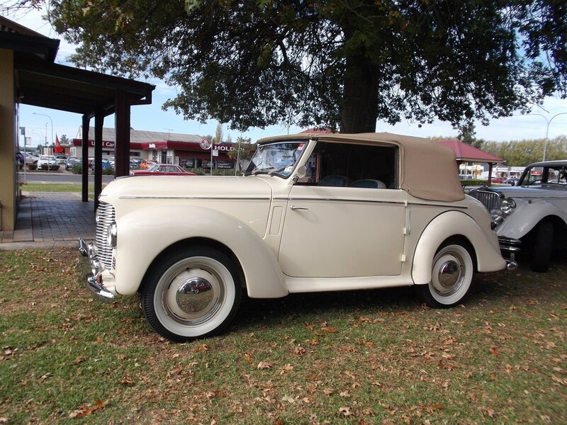 Cream Convertible Car — Calm, Autumn