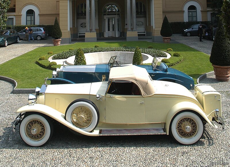 Cream Vintage Car — Serene