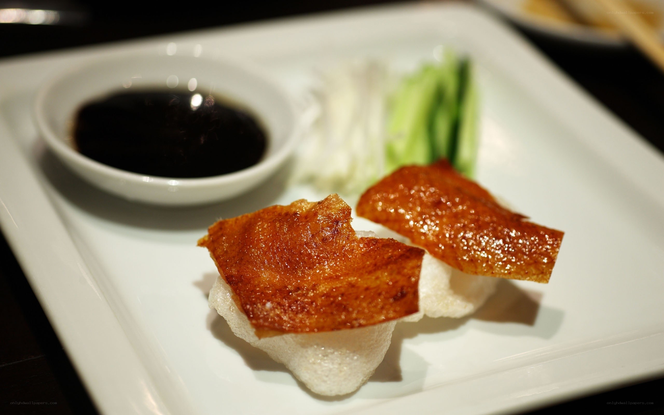 Crispy duck with sauce and vegetables