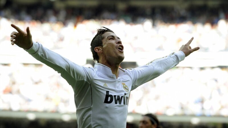 Cristiano Ronaldo celebrates goal