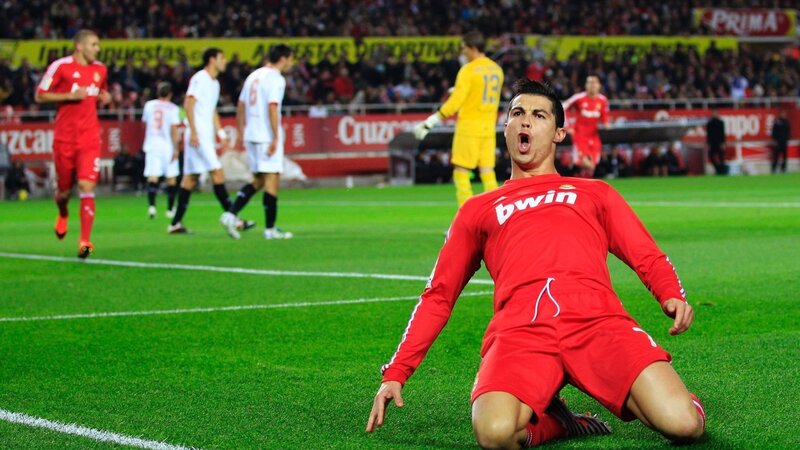 Cristiano Ronaldo celebrates on field