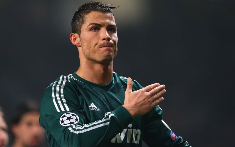 Cristiano Ronaldo clapping
