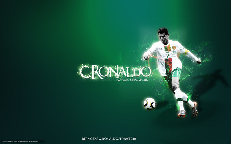 Cristiano Ronaldo Kicking Ball — Green, Dynamic