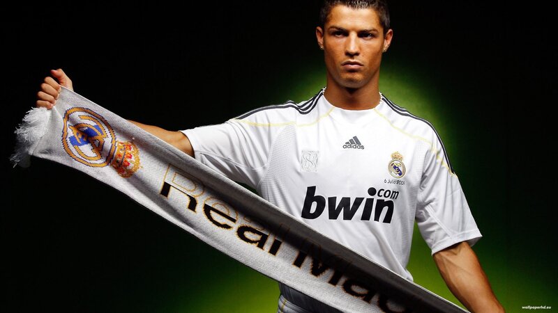 Cristiano Ronaldo with Real Madrid scarf