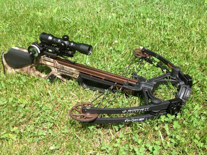 Crossbow on Grass — Green