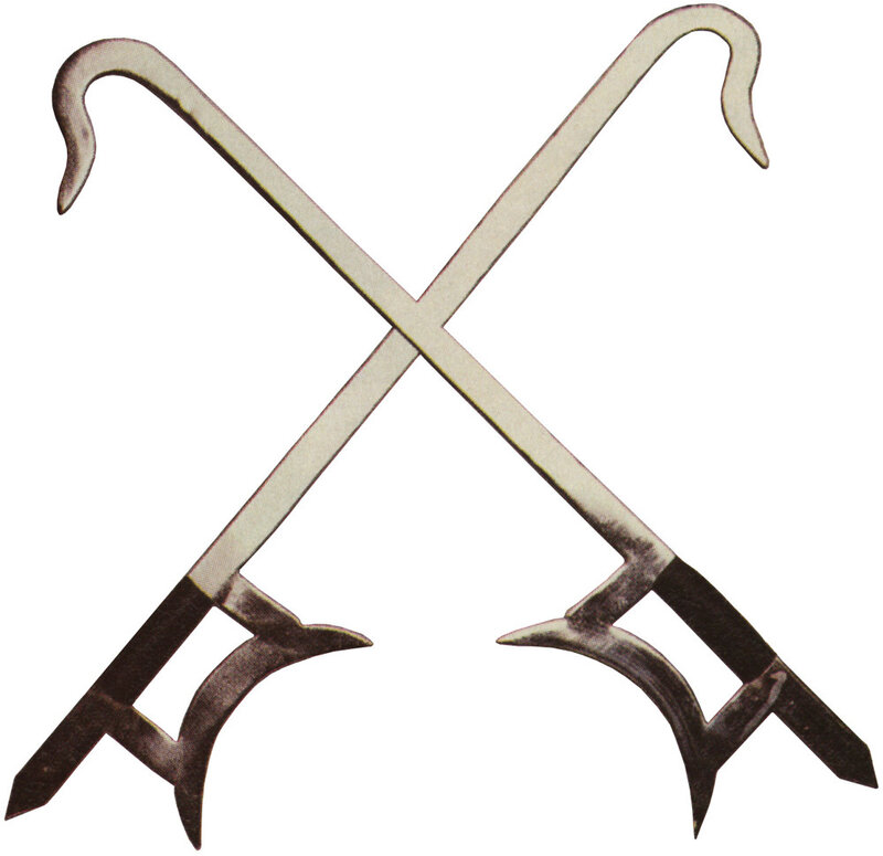 Crossed hooked weapons