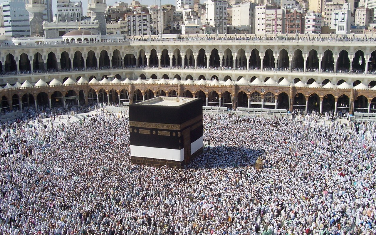 Crowd around the Kaaba