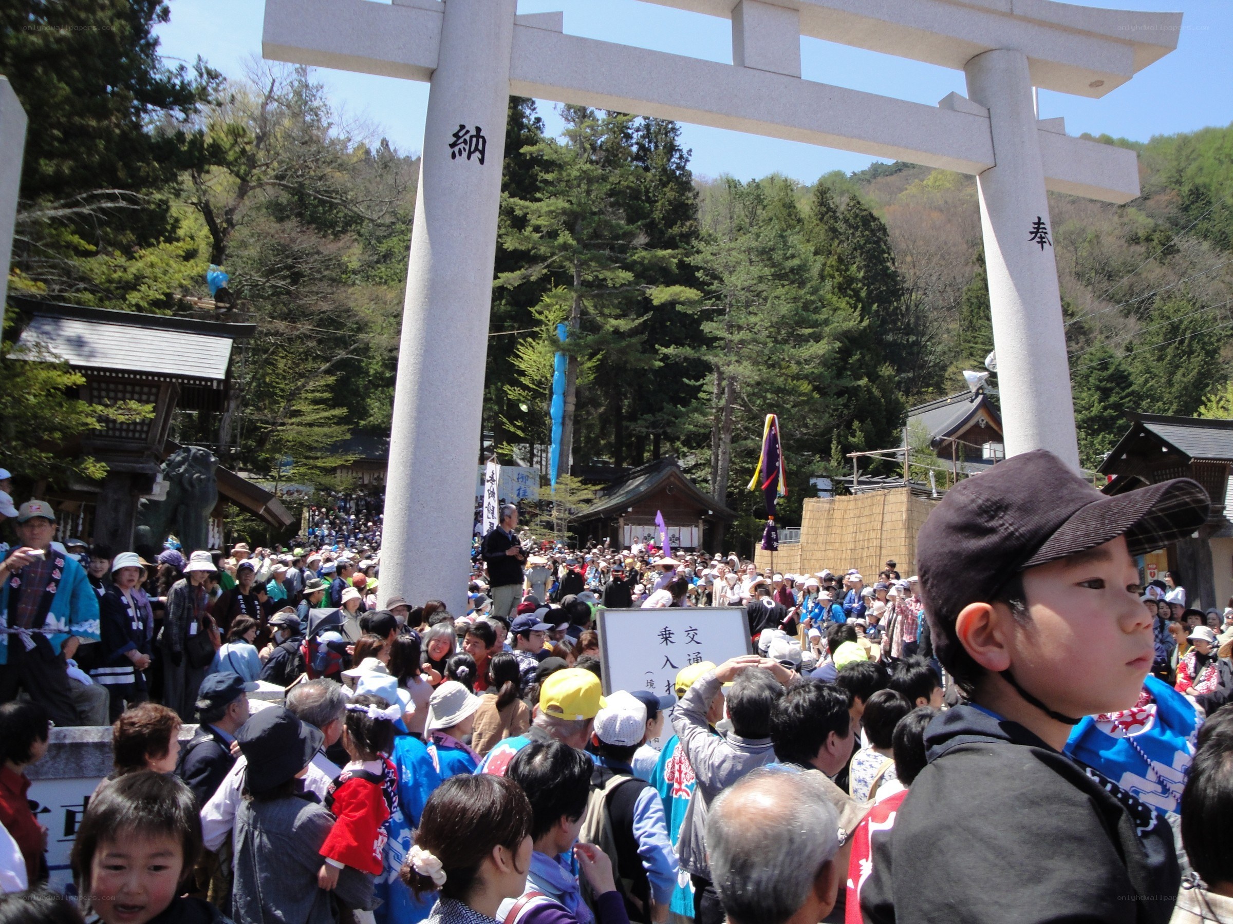 Crowd at a Japanese shrine