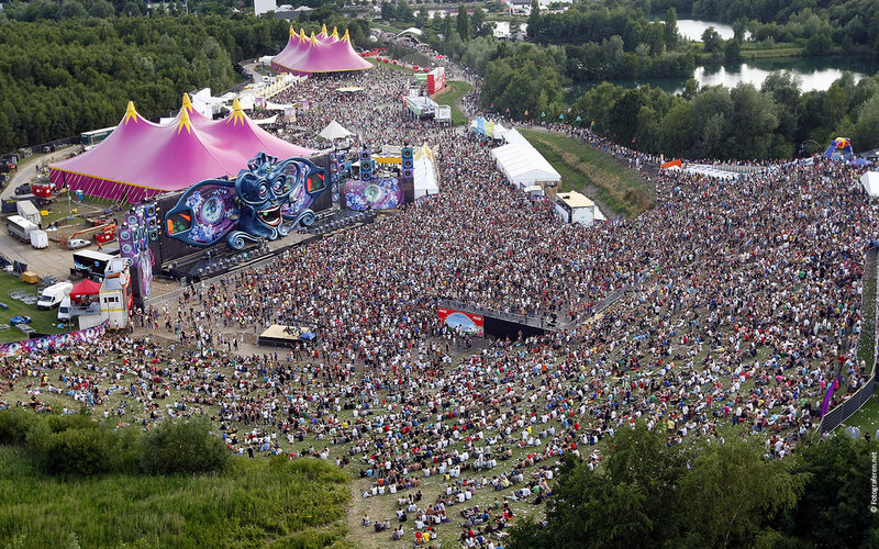 Crowd at Music Festival — Green, Outdoor