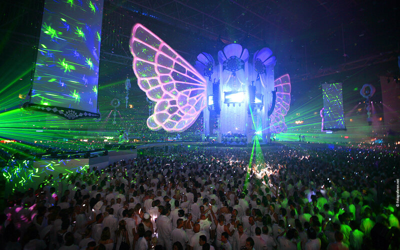 Crowd at Music Festival — Green