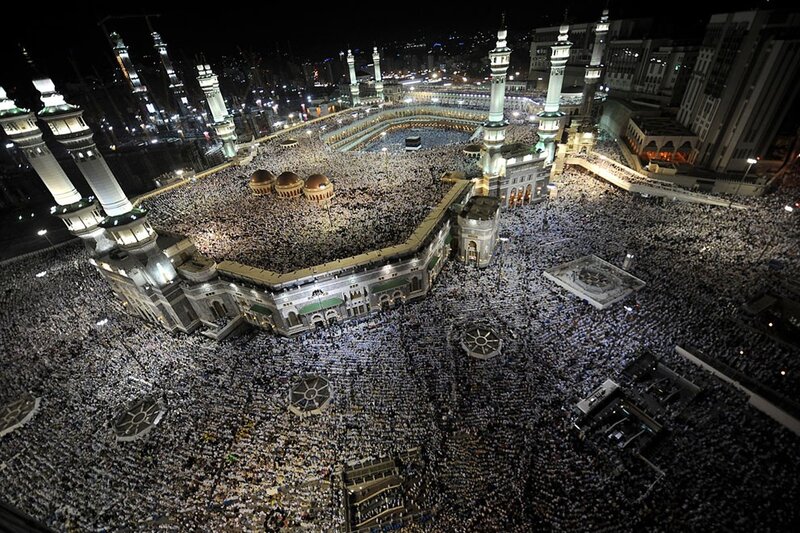 Crowd at the Grand Mosque