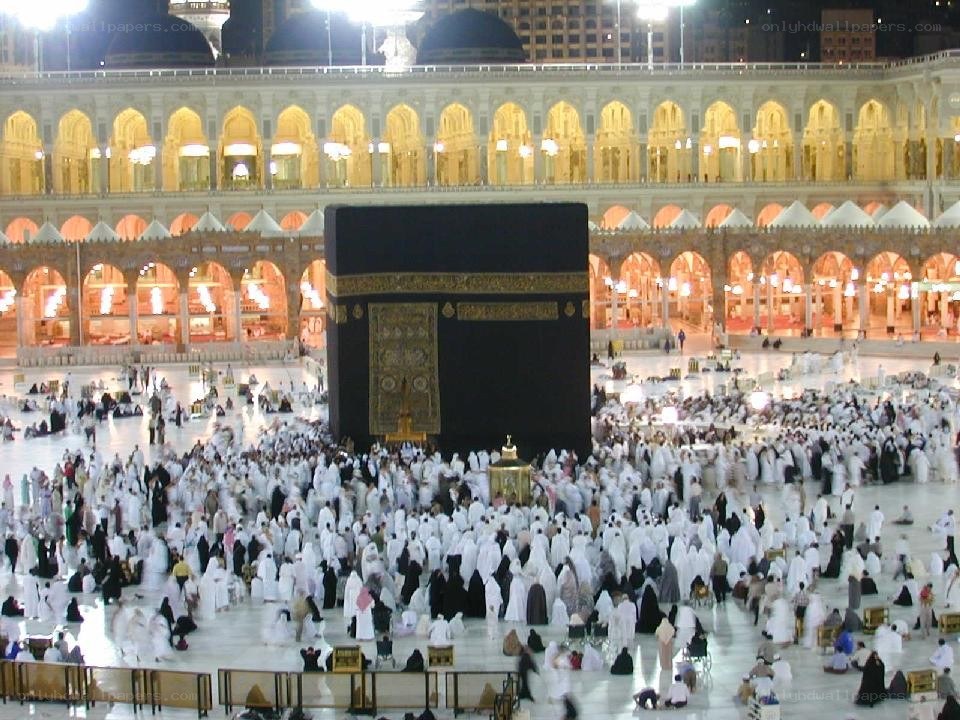Crowd at the Kaaba in Mecca
