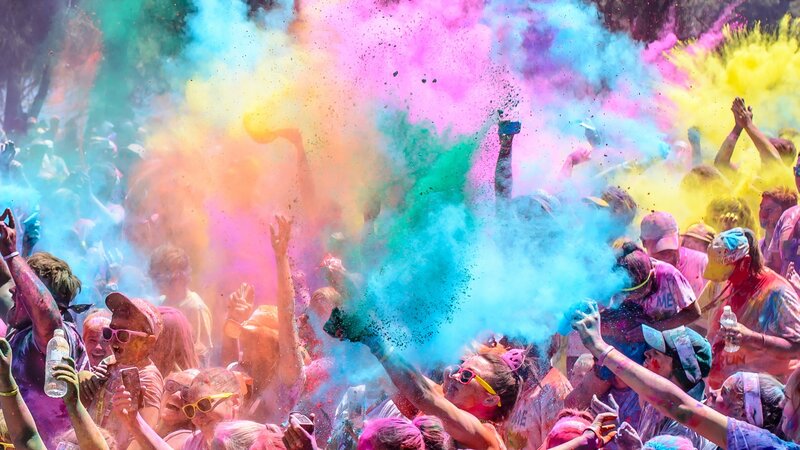 Crowd Celebrating Holi Festival — Blue