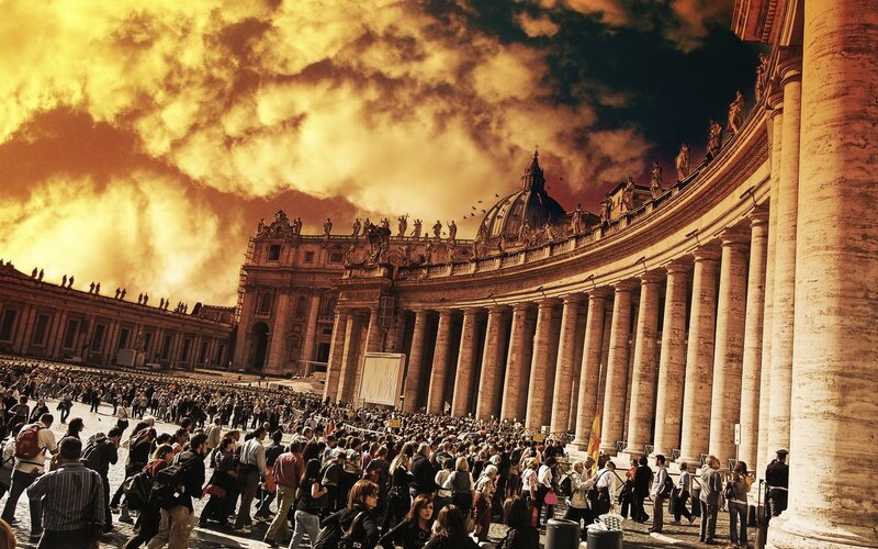 Crowd in St. Peter's Square