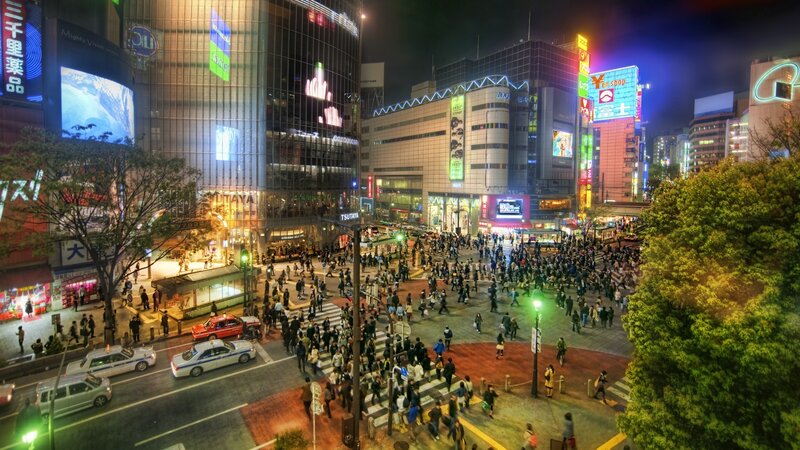 Crowded City Intersection — Black, Busy