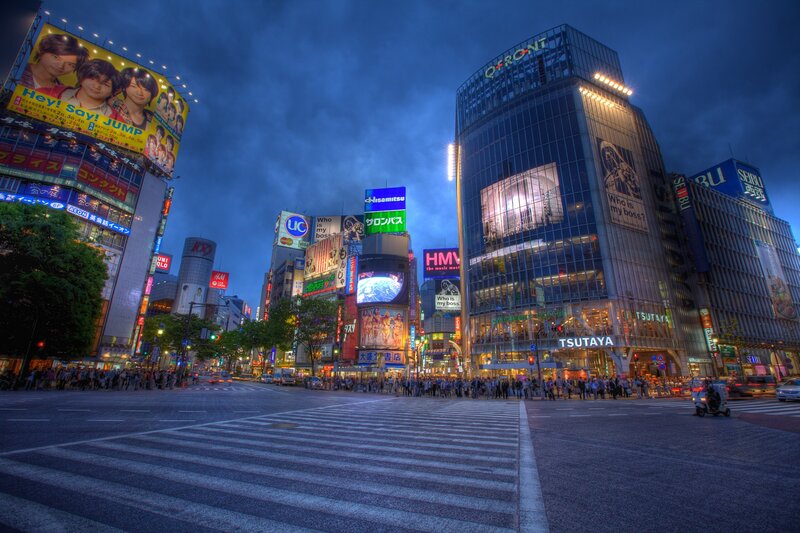 Crowded City Intersection — Blue, Dramatic