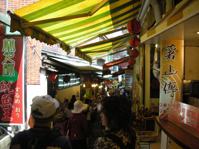 crowded street market in taiwan