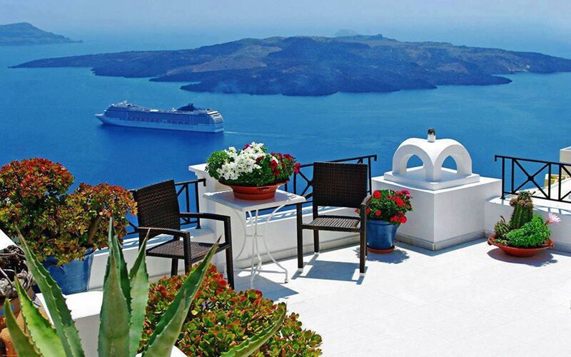 Cruise Ship in Caldera — Blue