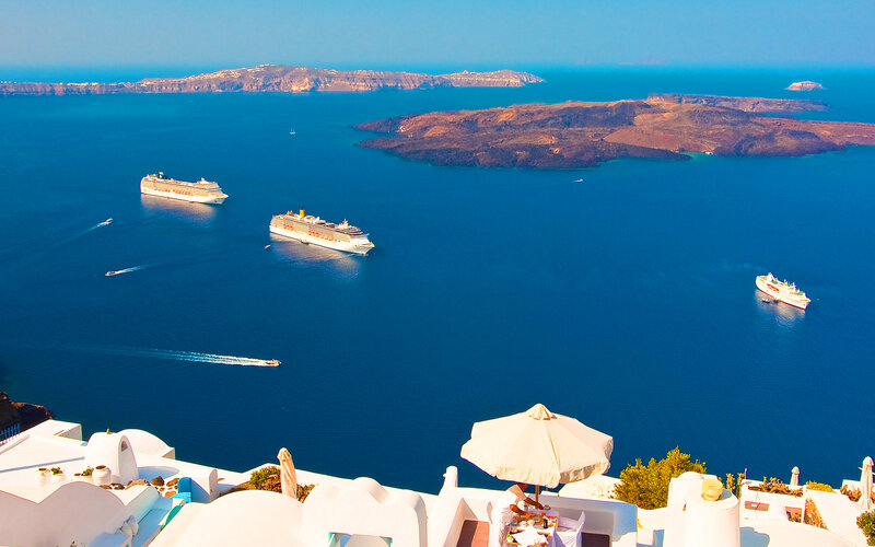 Cruise Ships in Caldera