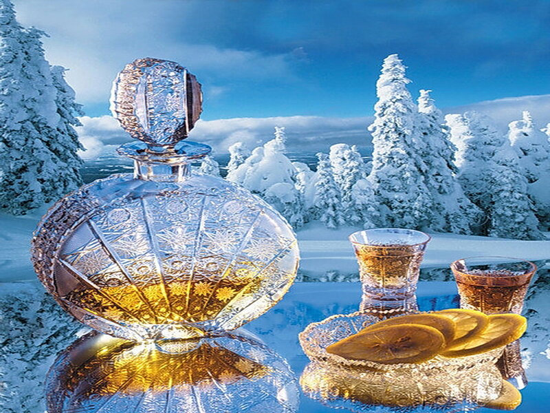 Crystal Decanter with Drinks