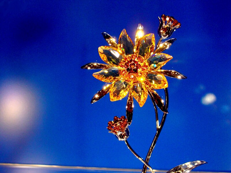 Crystal Flower Sculpture — Blue