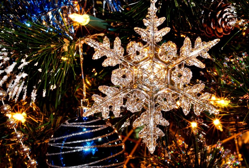 Crystal Snowflake Ornament — Green