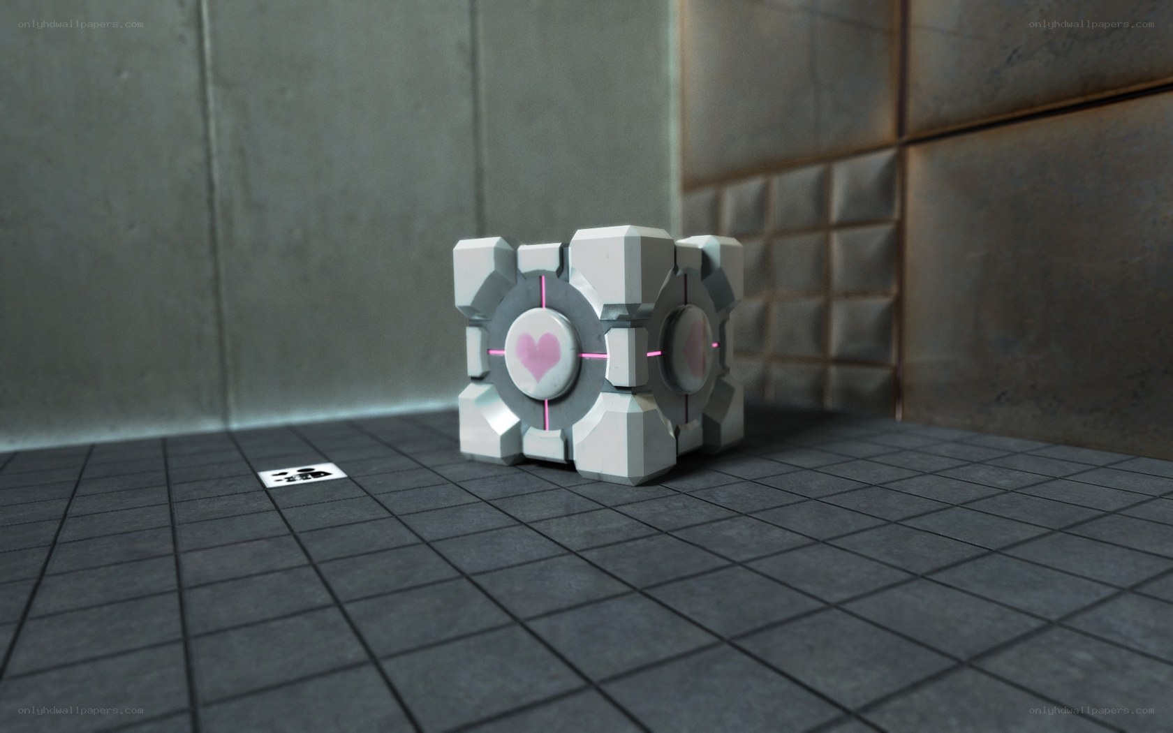 Cube with heart symbol