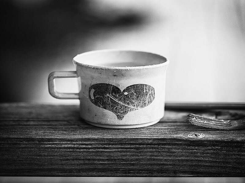 Cup with Heart Design — Black