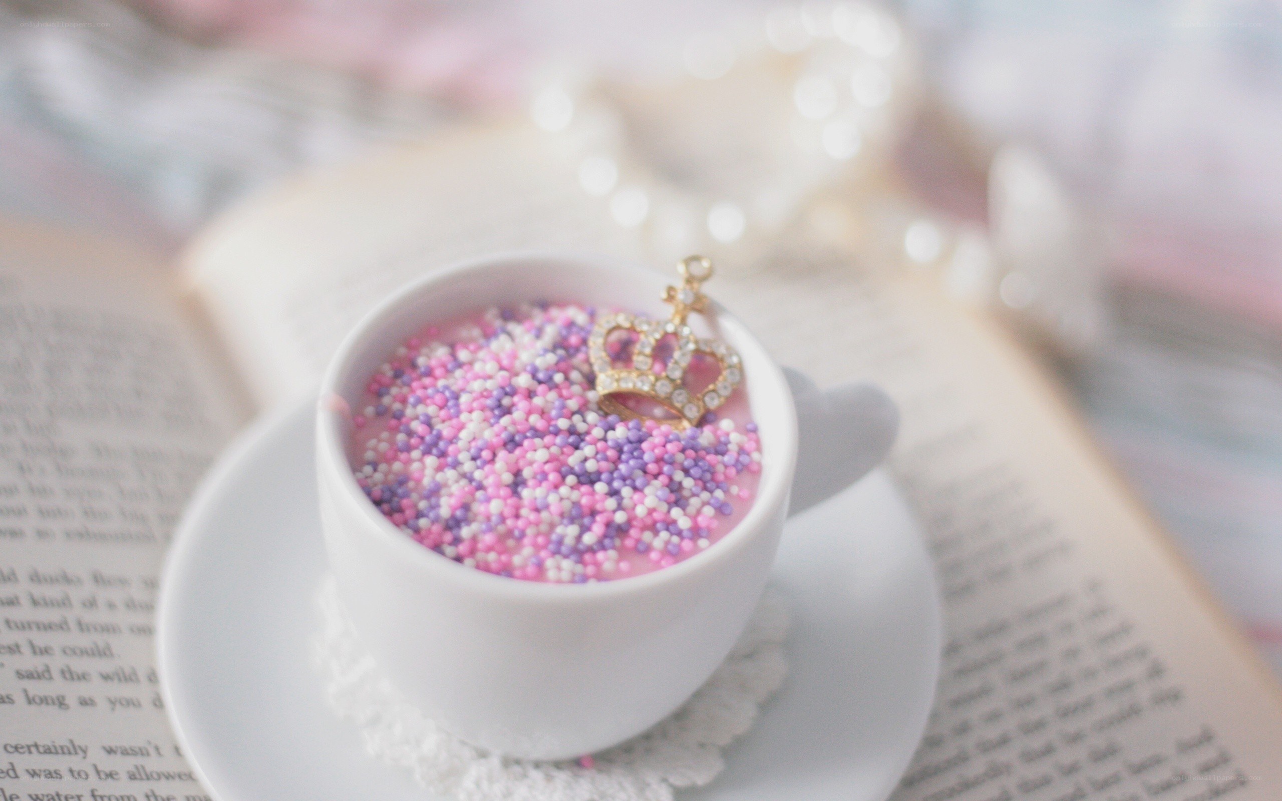 Cup with sprinkles and crown