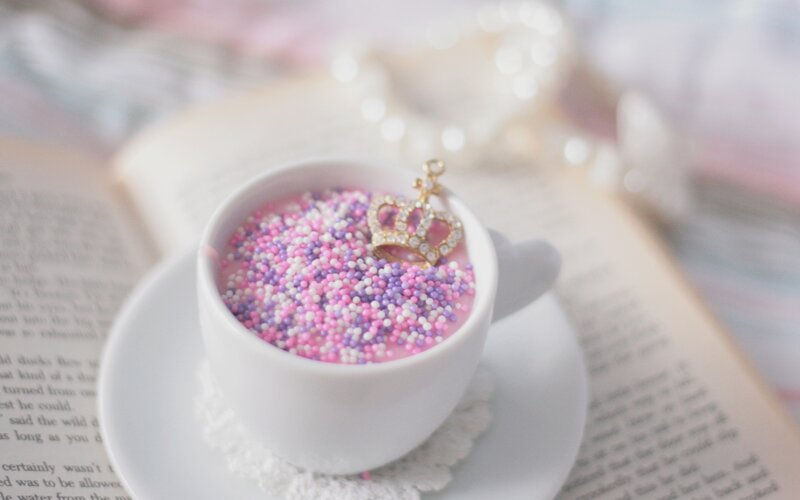 Cup with Sprinkles and Crown — Pink