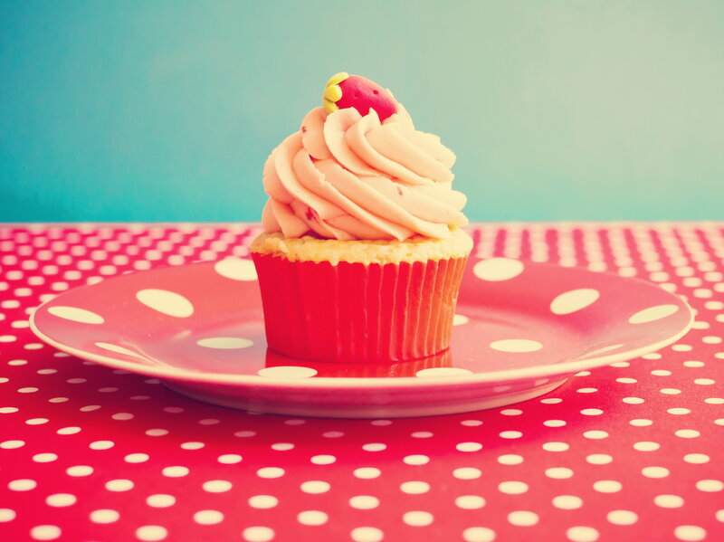 Cupcake on a Plate — Red