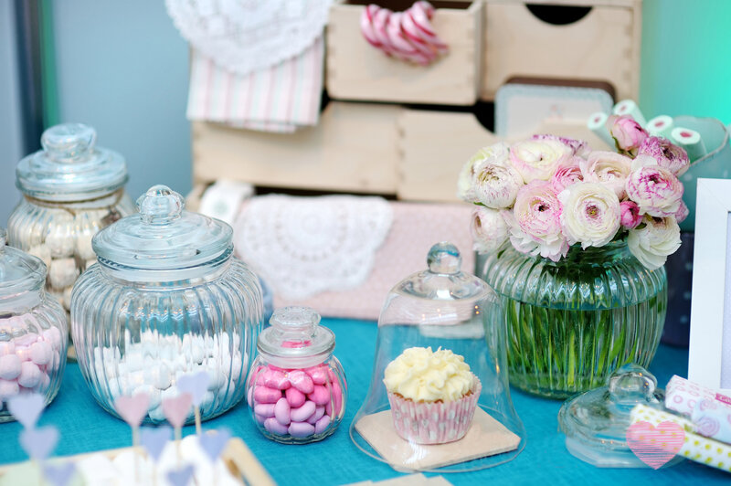 Cupcake under Glass Dome — Blue