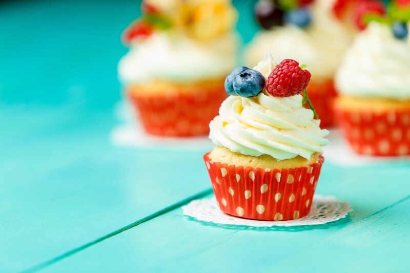 Cupcake with Berries — Red