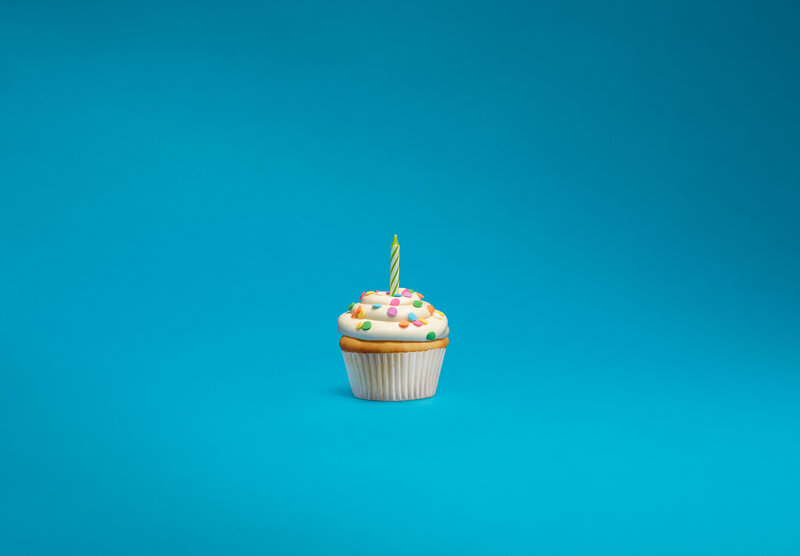 Cupcake with Candle — Blue, Minimalist