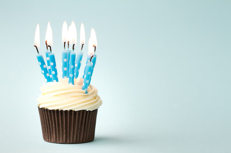 Cupcake with Candles — Blue