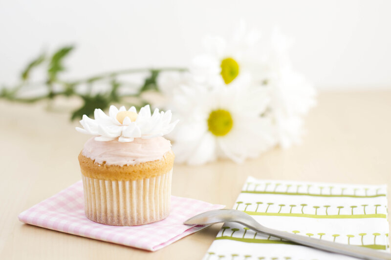 Cupcake with Daisy Decoration