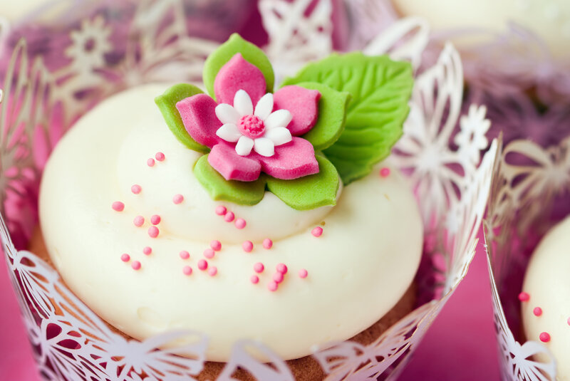 Cupcake with Flower Decoration — White