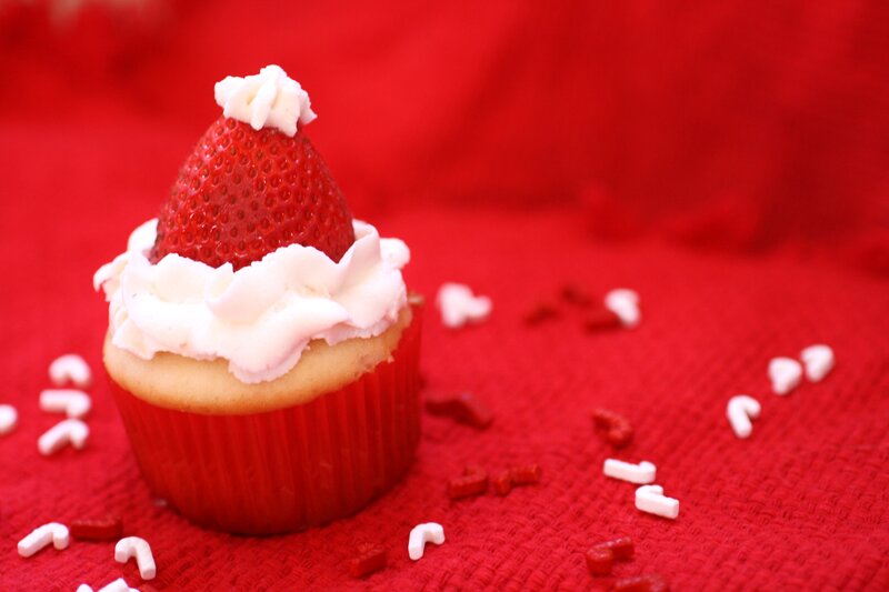 Cupcake with Strawberry — Red