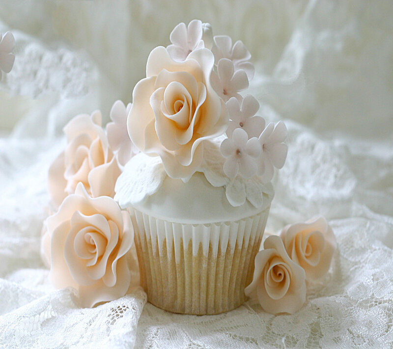 Cupcake with Sugar Flowers — White
