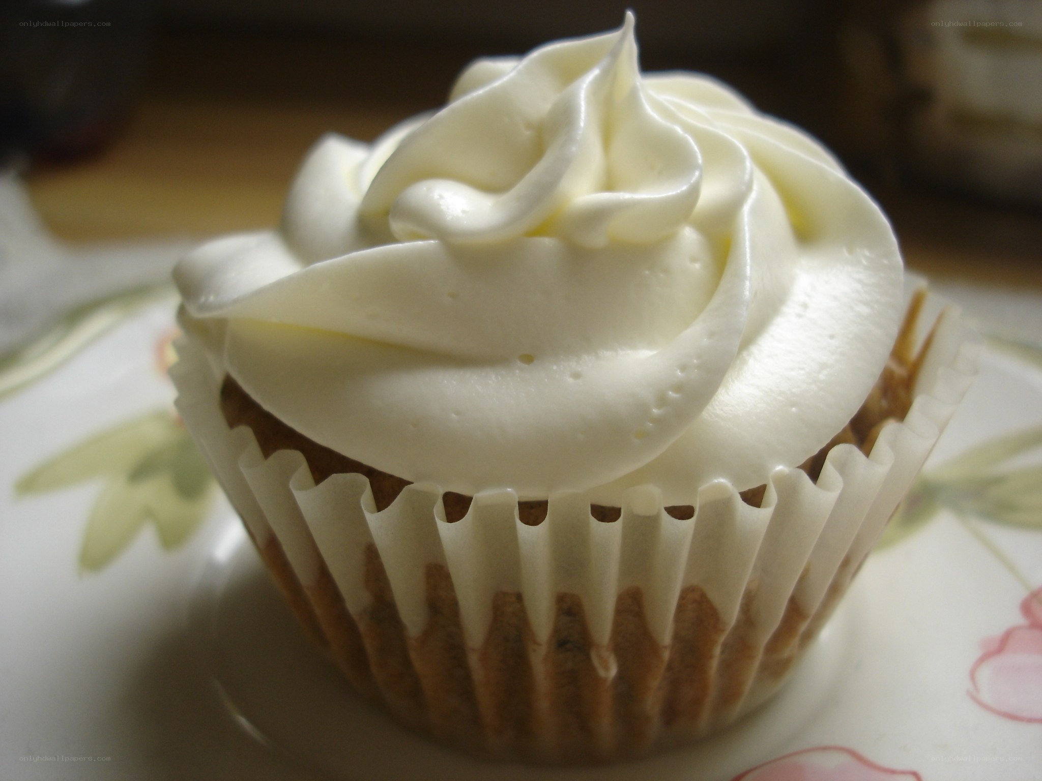 cupcake with white frosting