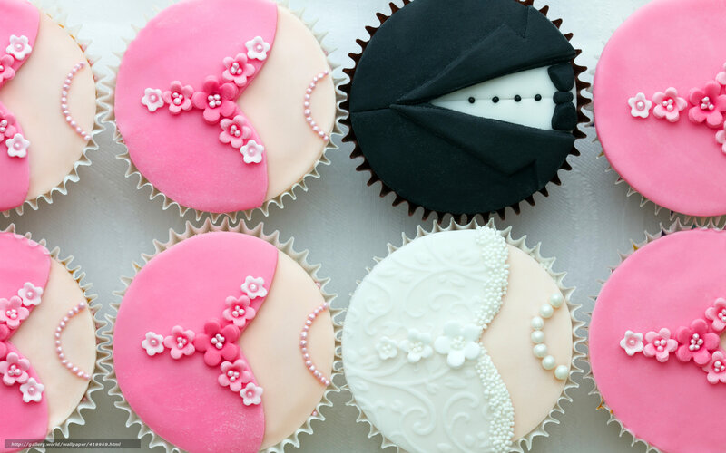 Cupcakes Decorated as Wedding Couple