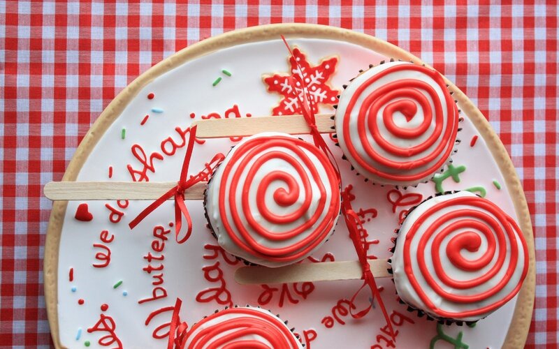 Cupcakes on a cookie platter