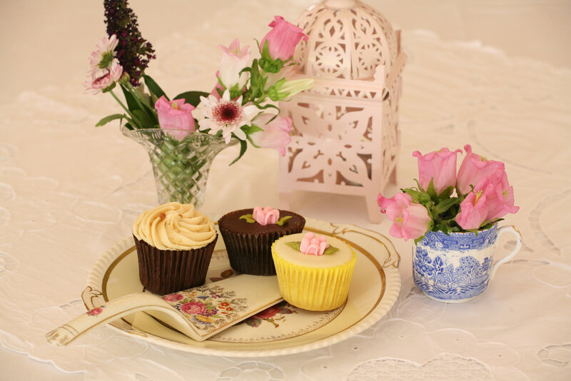 Cupcakes on a Plate — Pink
