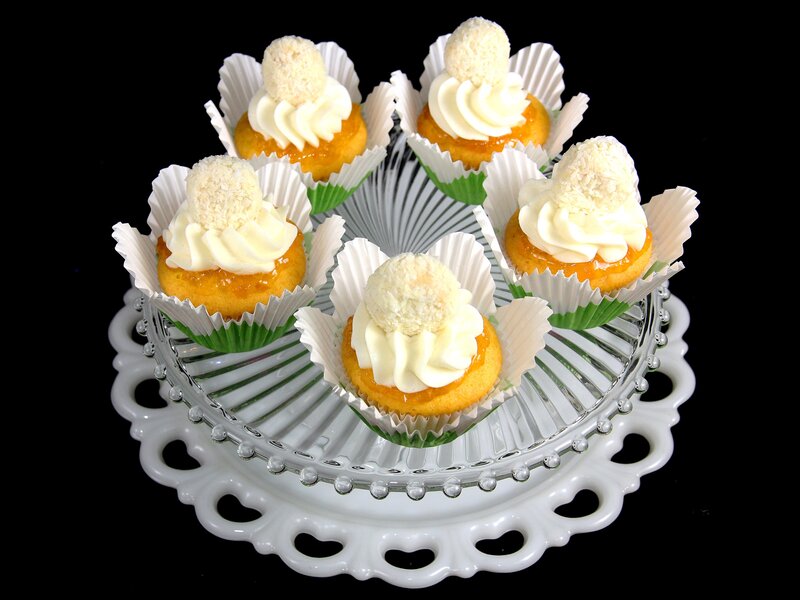 Cupcakes on a Platter — White