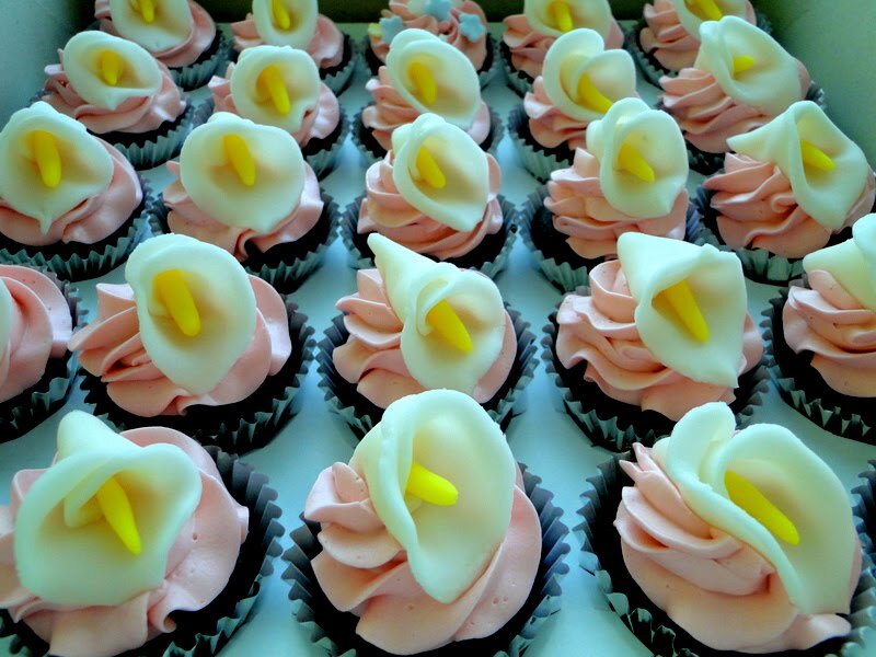 Cupcakes with Calla Lilies